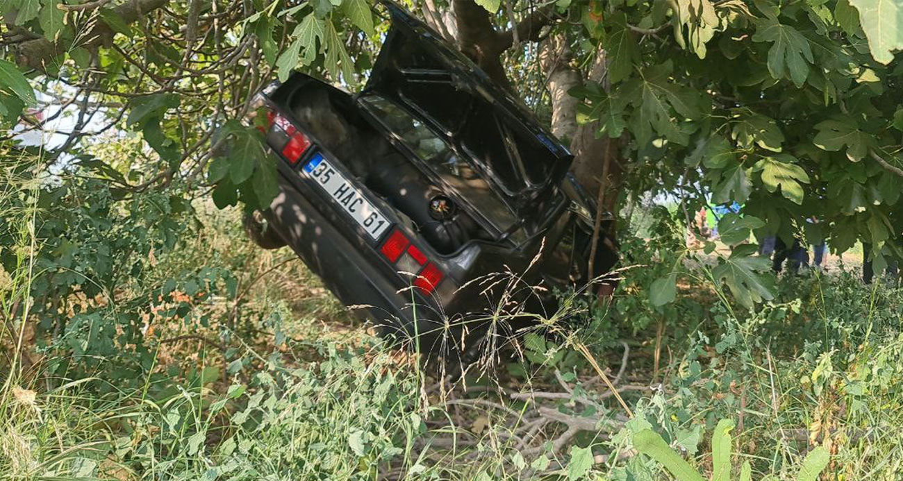 İzmirde otomobil şarampole uçtu 2 ölü