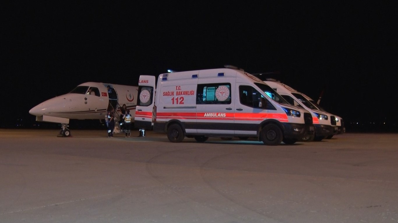 Uçak ambulans bu sefer 13 günlük bir bebek ve iki genç hasta için havalandı