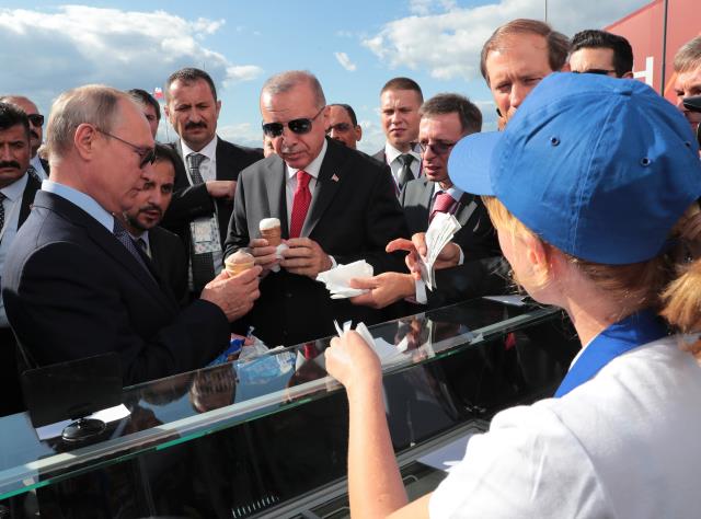 Erdoğan a dondurma veren kadın meğer sıradan biri değilmiş