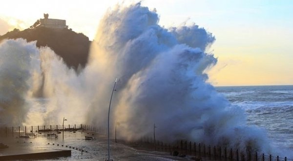 Egede peş peşe korkutan depremler Uzman isim Bizim tarafa tsunami olabilir