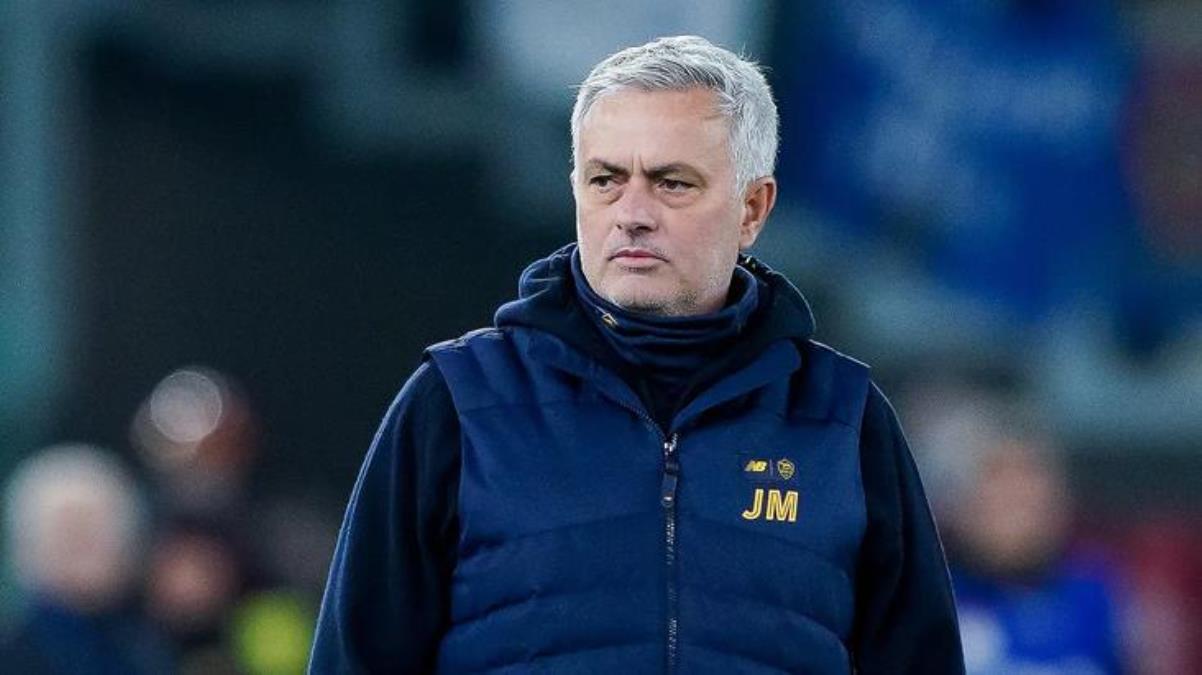 Ünlü teknik direktör Jose Mourinho dan depremle yıkılan Türkiye ye destek mesajı  Dostlarımı kucaklıyorum