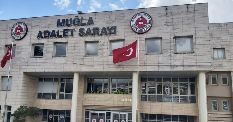 Öğrencisine cinsel saldırıda bulunduğu iddia edilen öğretim üyesi tutuklandı