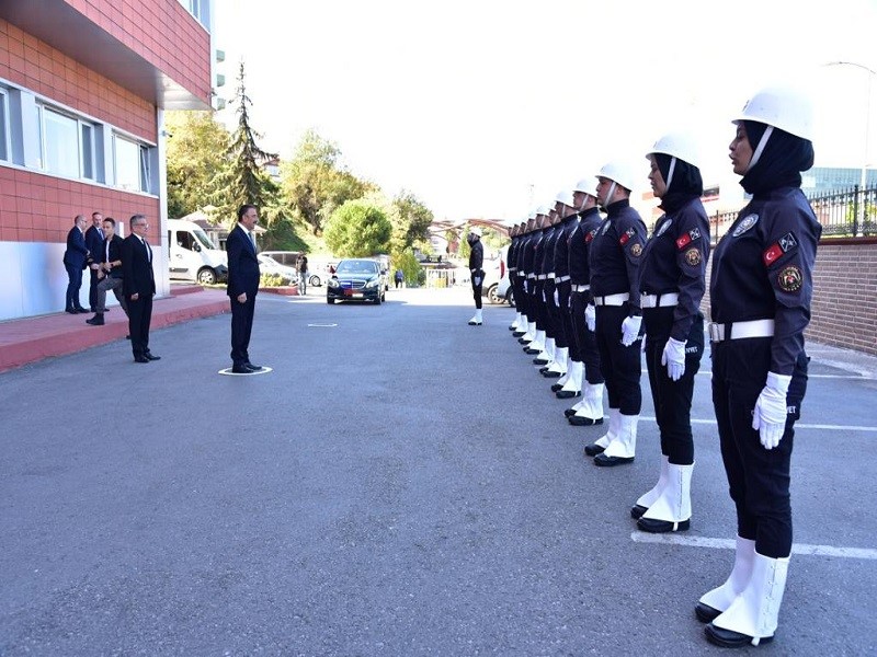 Vali Hacıbektaşoğlundan Rektör Özölçere ziyaret