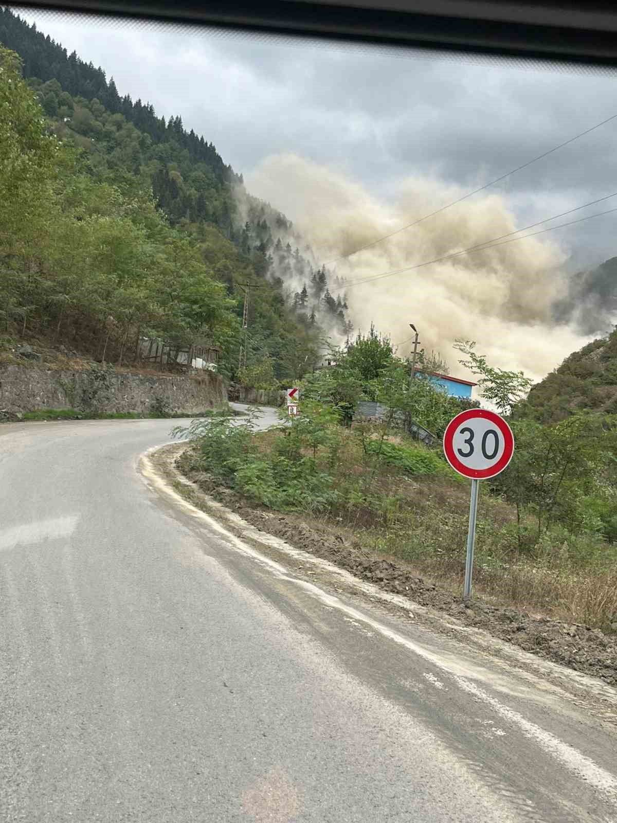 Taş ocağındaki heyelan böyle görüntülendi