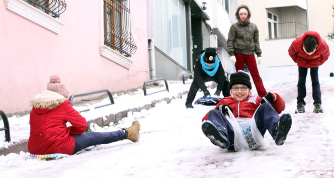 Bingölün 5 ilçesinde okullar tatil edildi